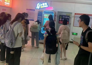 新零售背景下，自動冰激凌機有哪些優(yōu)勢呢？